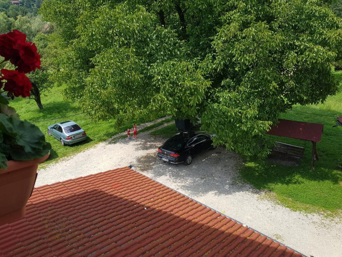 Pensiunea Din Livada Бран Екстериор снимка